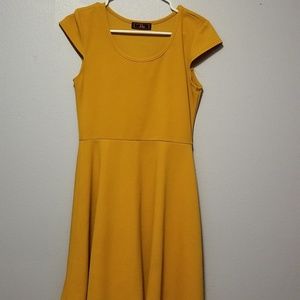 yellow dress